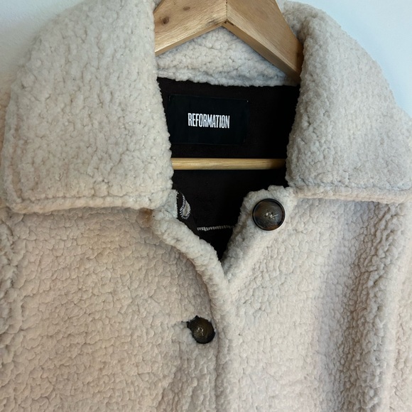 Reformation cream Sherpa jacket small - Picture 3 of 7